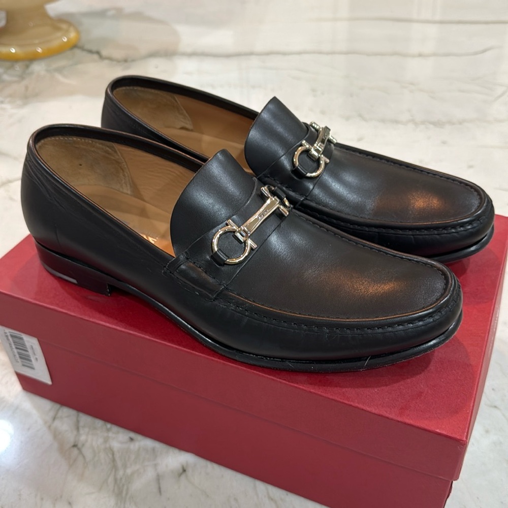 Salvatore Ferragamo Giordano Nero Calf Loafers - EE Wide (J6)